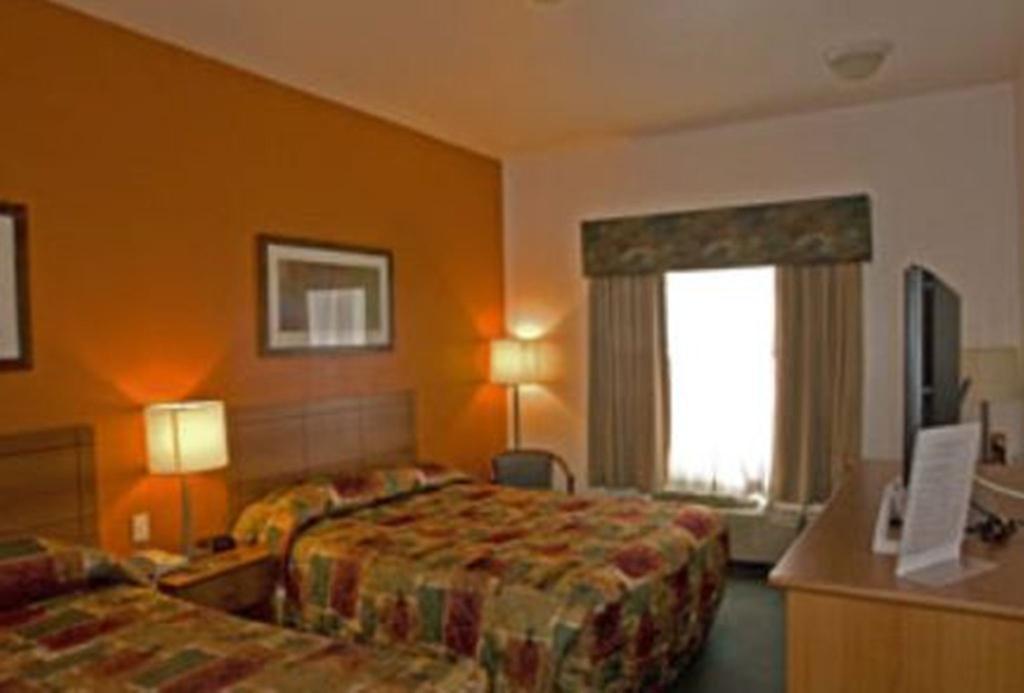 Super 8 By Wyndham Calgary Shawnessy Area Hotel Eksteriør billede